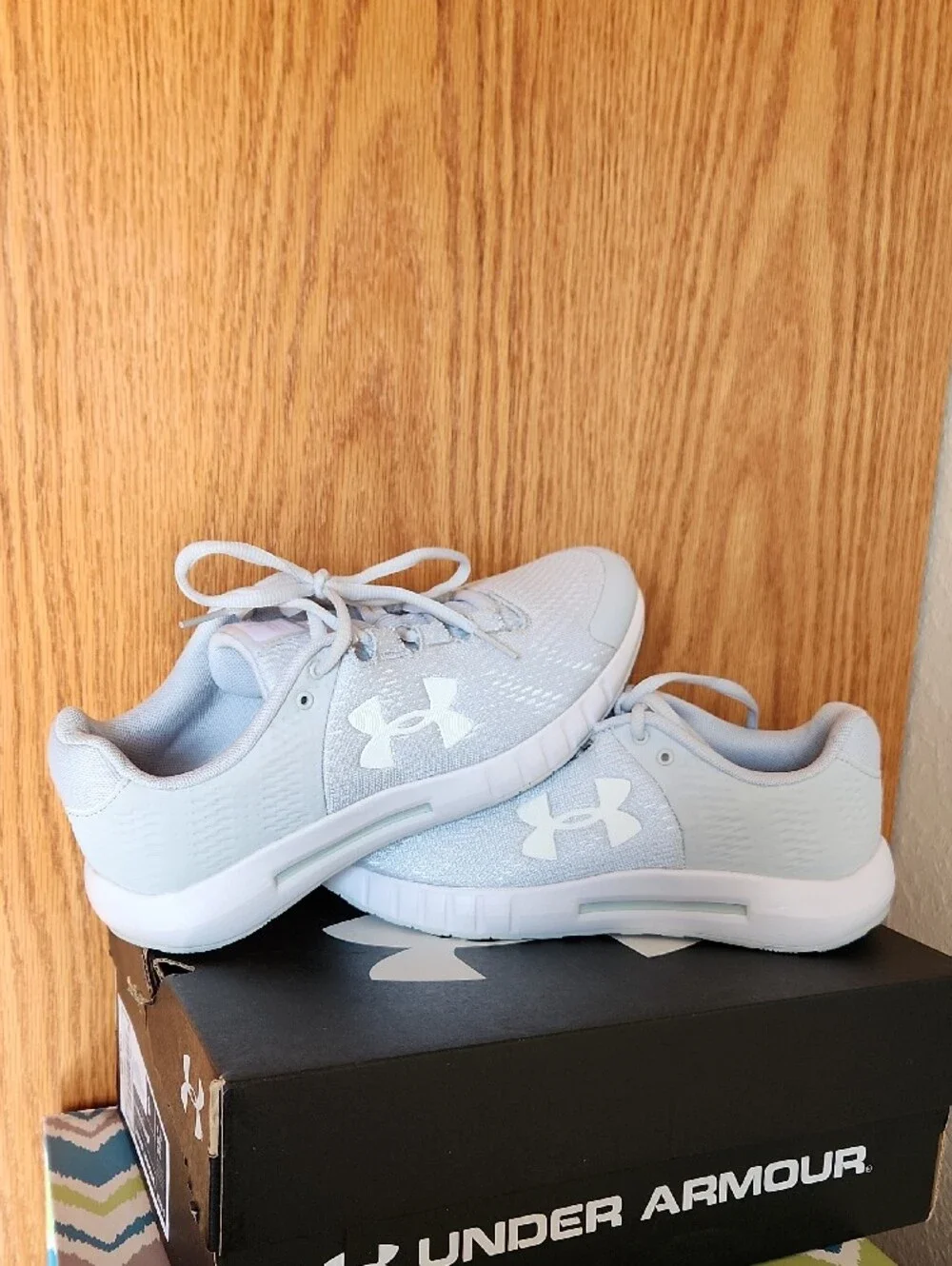 Under Armour Women's Light Gray Athletic Lace-Up Trainers